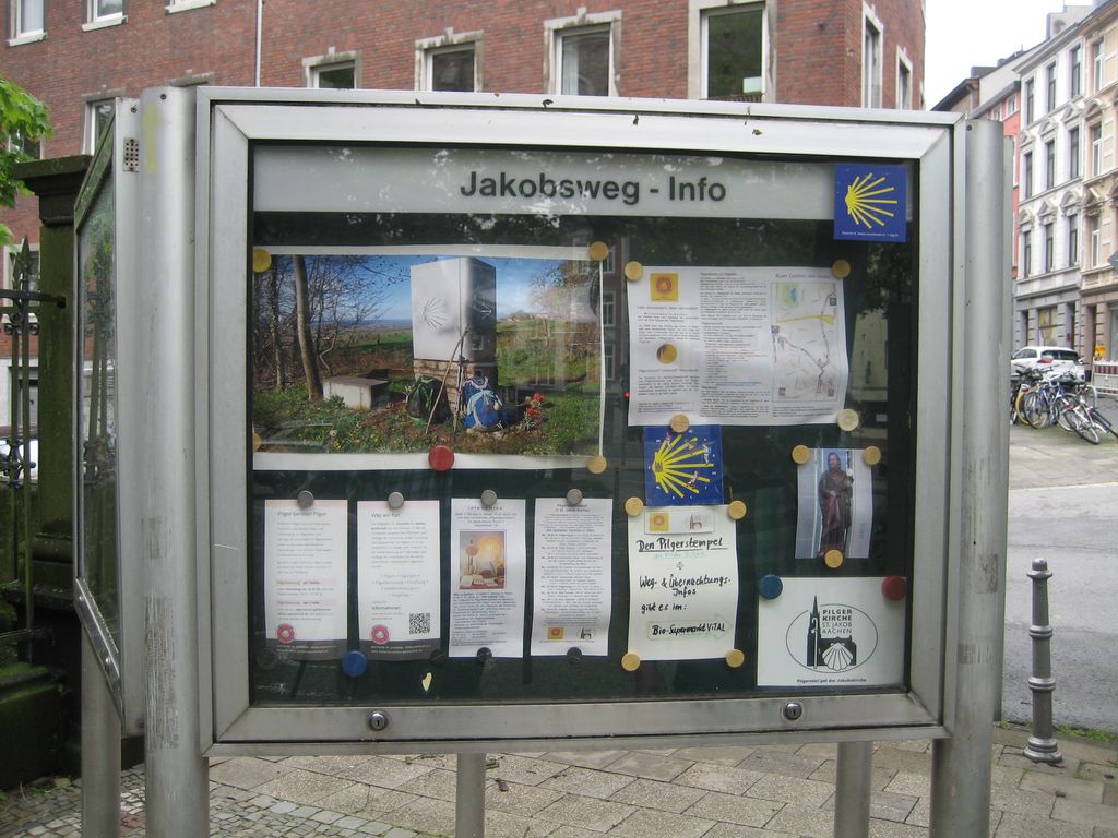 Pilgerinfo an der Kirche St. Jakob in Aachen