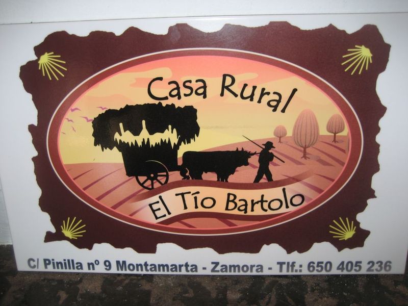 Schild der Casa Rural in Montamarta
