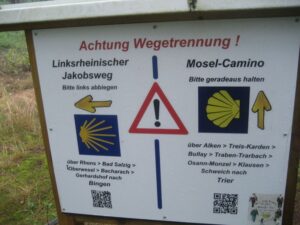 Wegweiser bei Stolzenfels